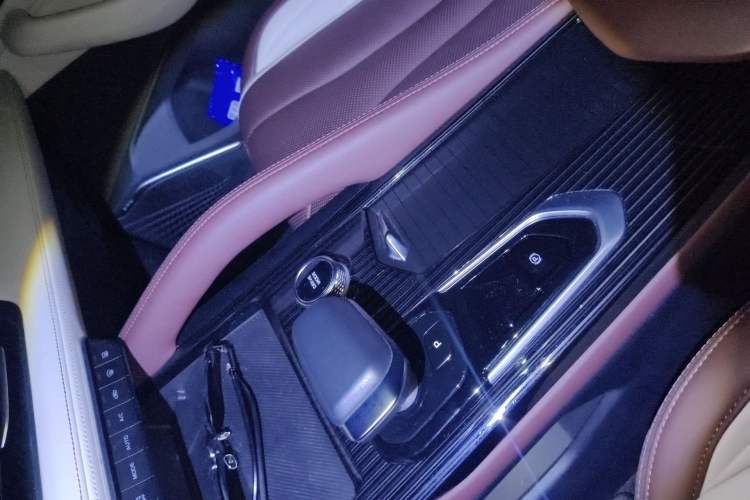 Used Geely Auto Monjaro L 2024 2.0TD High-Power Automatic Two-Wheel Drive Skyline Edition