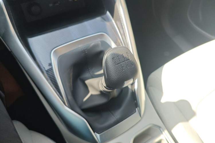 Used SAIC MAXUS G50 2021 1.5T Manual Comfort A Gear Lever