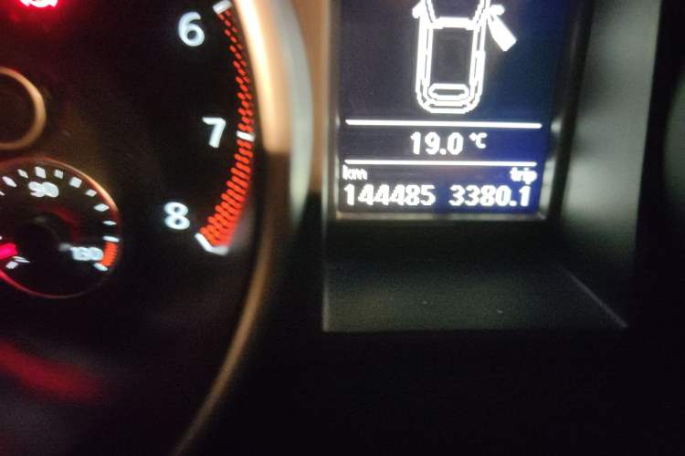 Used Volkswagen Golf 2012 1.4TSI Luxury Convertible Edition Odometer Close Up