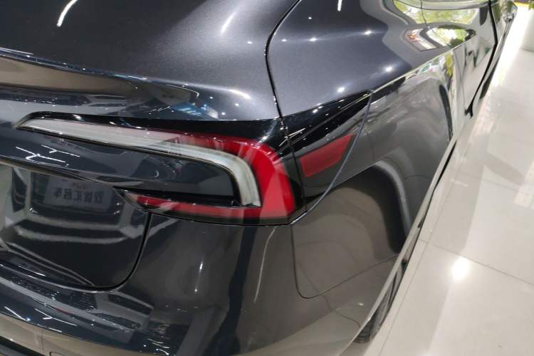 Used Tesla Model 3 2025 Rear-Wheel-Drive Version Right Rear Taillight