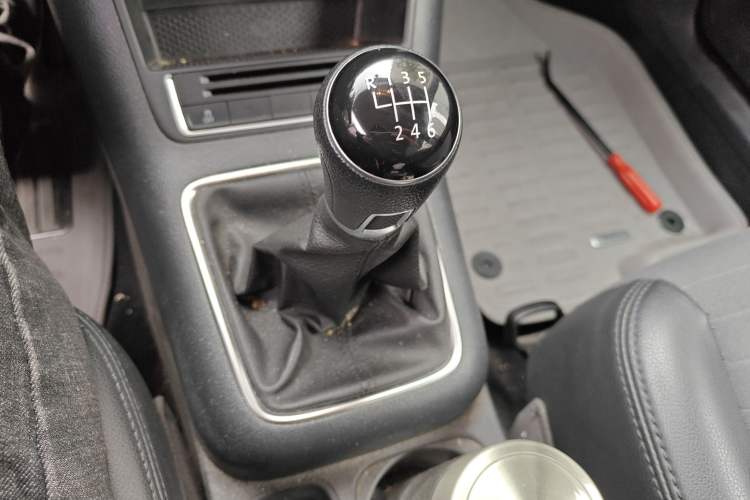 Used Volkswagen Tiguan 2013 1.8TSI Manual Two-Wheel Drive Trend Edition Gear Lever