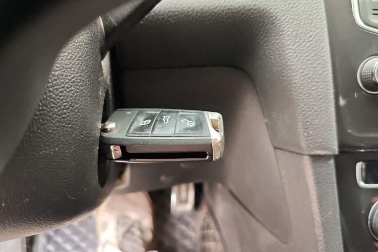 Used Volkswagen Golf 2017 1.6L Automatic Comfort Million-Vehicle Anniversary Edition Vehicle Key