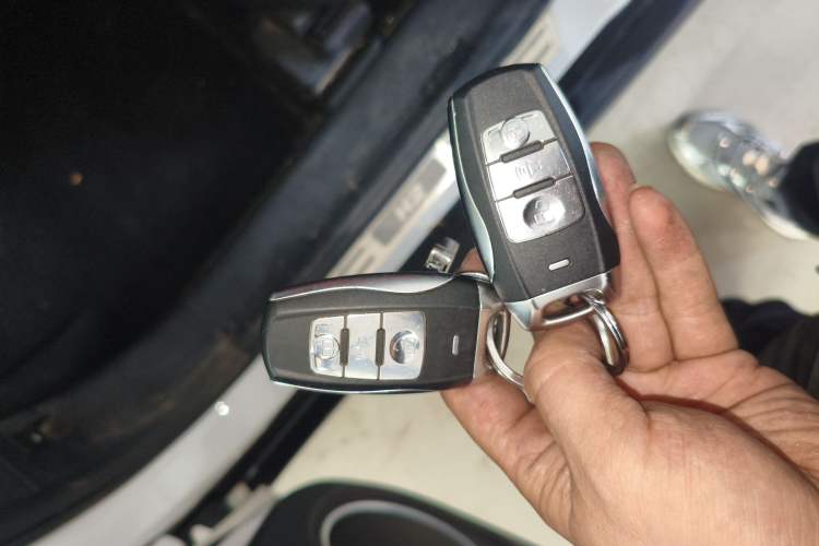 Used Haval H2 2018 Blue-Label 1.5T Dual-Clutch Two-Wheel-Drive Luxury Model
