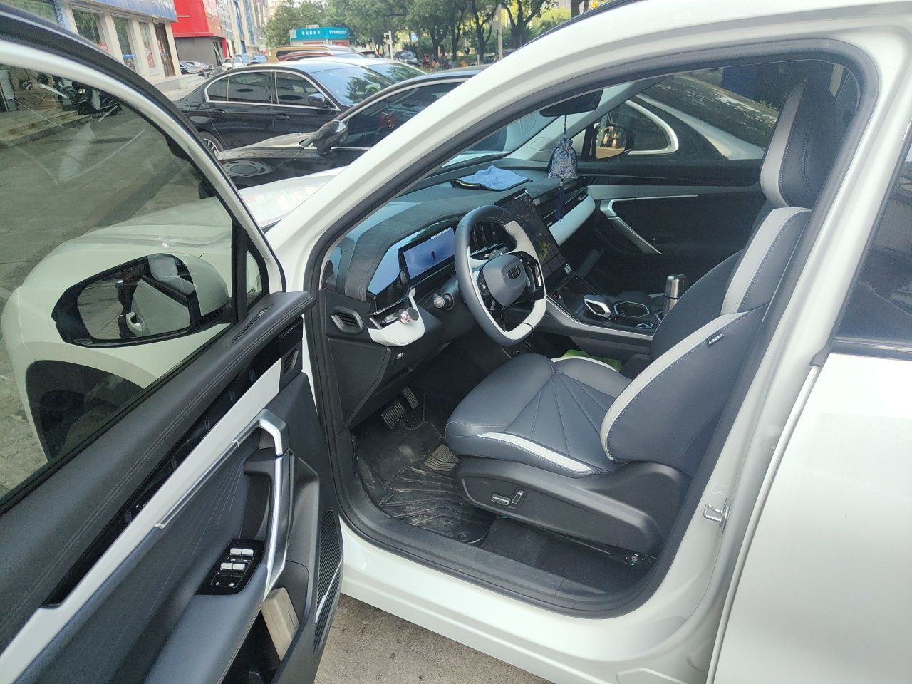 Geely Auto FX11 2023 1.5TD DCT Glory Edition — снимка 16
