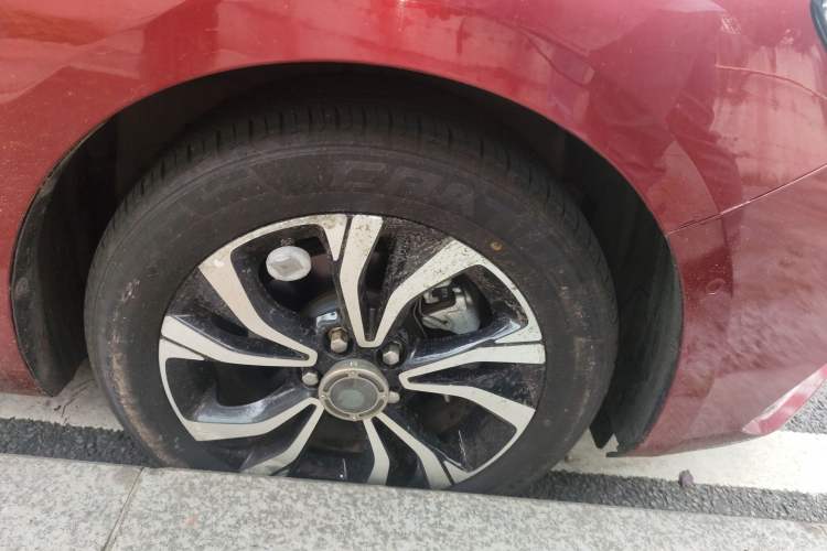 Used Chevrolet Monza 2019 RS 330T Automatic Sporty Edition China VI Standard Right Front Wheel Hub