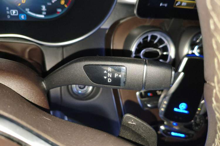 Used Mercedes-Benz GLC 2021 GLC 260 L 4MATIC Luxury Model Gear Lever