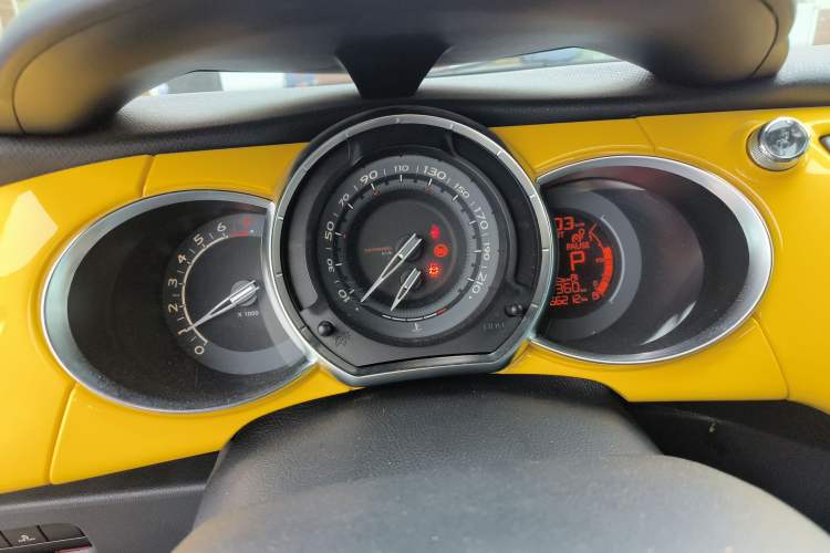 Used DS 3 2012 1.6L Fashion Edition Instrument Cluster