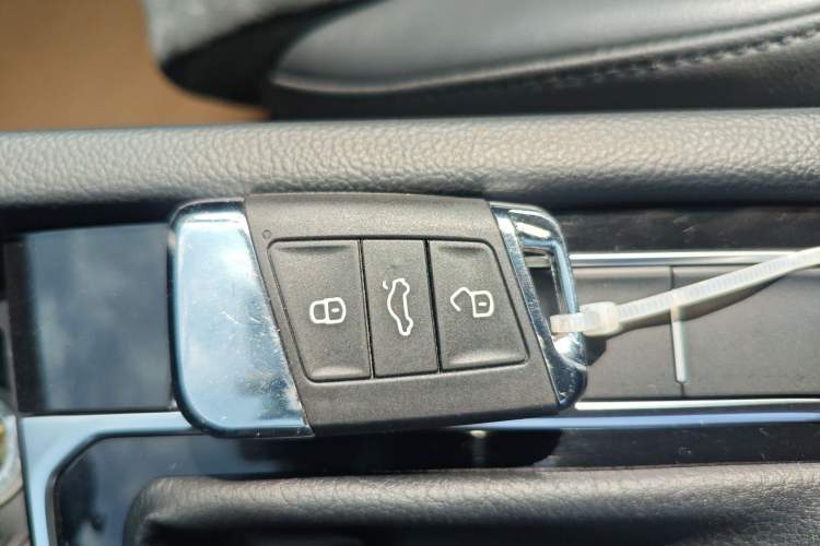 Used Volkswagen Magotan 2017 330TSI DSG Luxury Model Interior 1