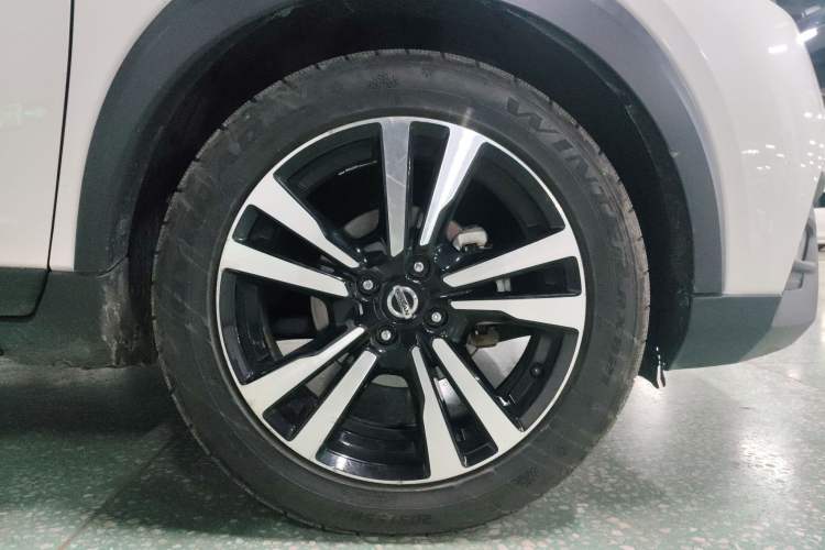 Used Nissan Kicks 2019 1.5L CVT Smart Connect Luxury Edition
