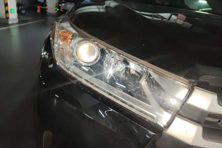 Used Toyota Highlander 2018 2.0T Four-Wheel Drive Luxury Version 7 Seats China VI Standard
