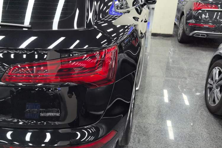 Used Audi Q5L 2022 Updated 45T Prestige Dynamic Edition Right Rear Taillight