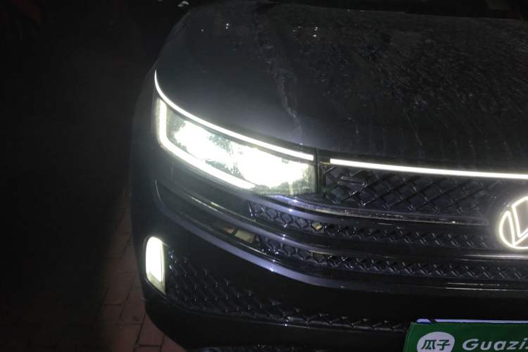 Used Volkswagen Tavendor 2023 380TSI Four-Wheel Drive R-Line Cruise Edition
