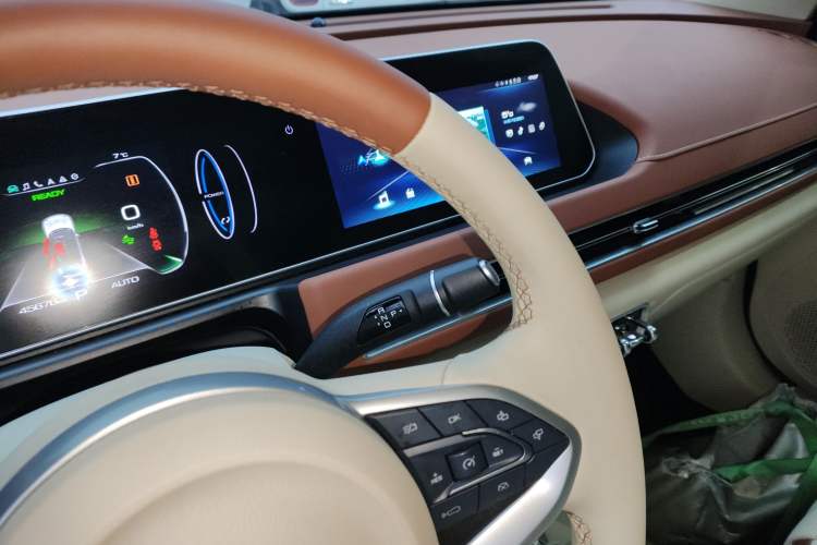 Used ORA Good Cat 2023 401 km Standard Range Prestige Version Lithium Iron Phosphate