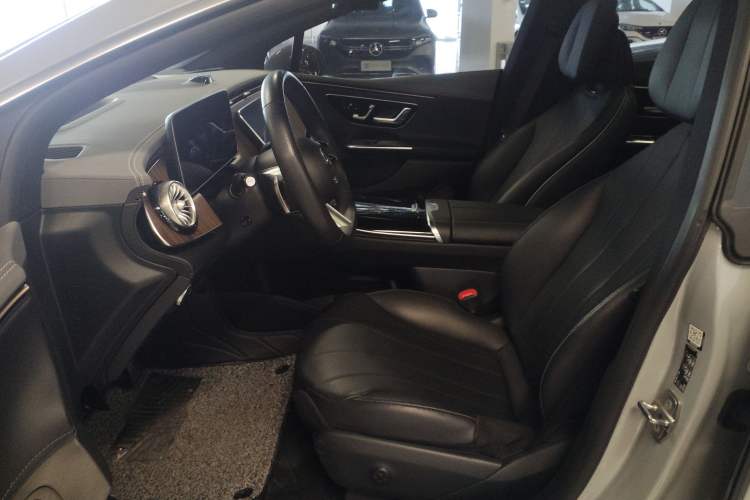 Used Mercedes-Benz EQE 2022 350 Luxury Edition Left Front Seat