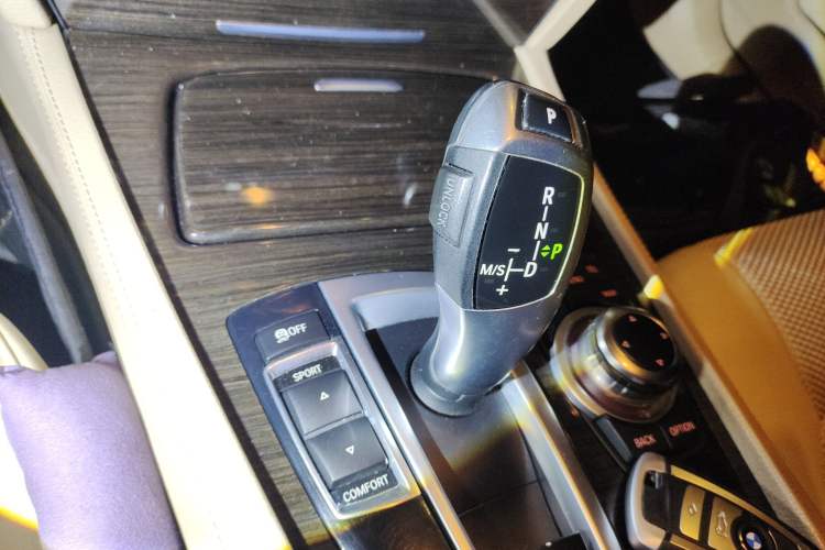 Used BMW 7 Series 2011 730Li Elegant Model
