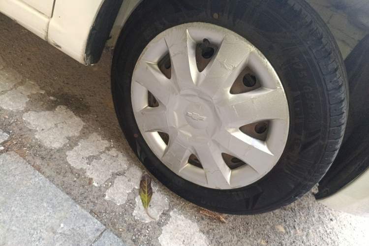 Used Chevrolet Sail 2011 Sedan 1.4L AMT Happiness Edition