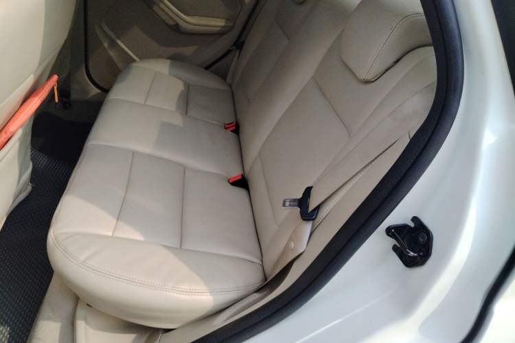 Used Ford Focus 2013 Sedan Classic 1.8L Manual Base Model