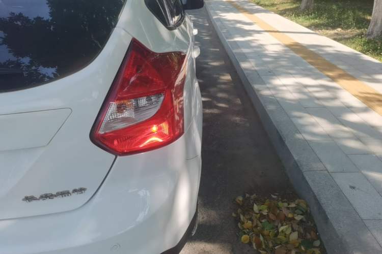 Used Ford Focus 2012 Hatchback 1.6L Manual Comfort Model
