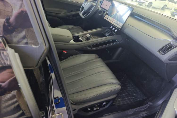 Used BYD Song L EV 2025 Intelligent Driving Version 662 km LiDAR Excellence Edition Right Front Seat