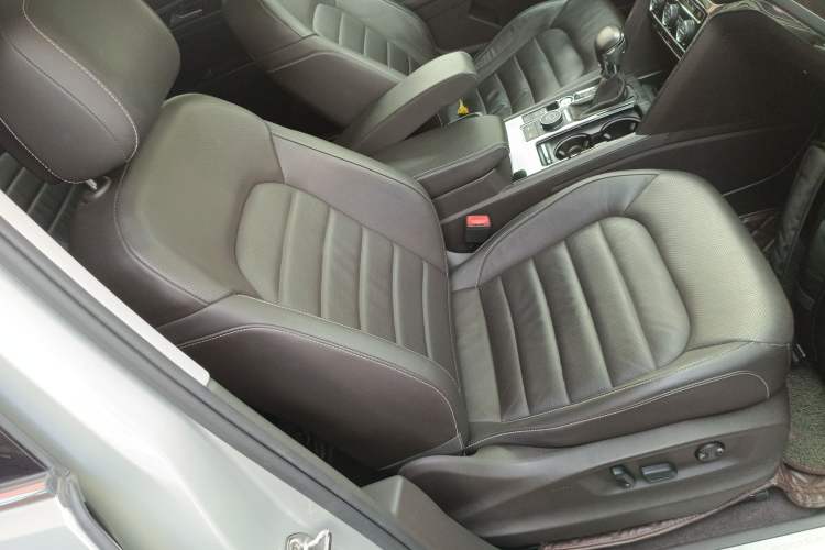 Used Volkswagen Teramont 2017 530 V6 Four-Wheel Drive Flagship Edition Right Front Seat