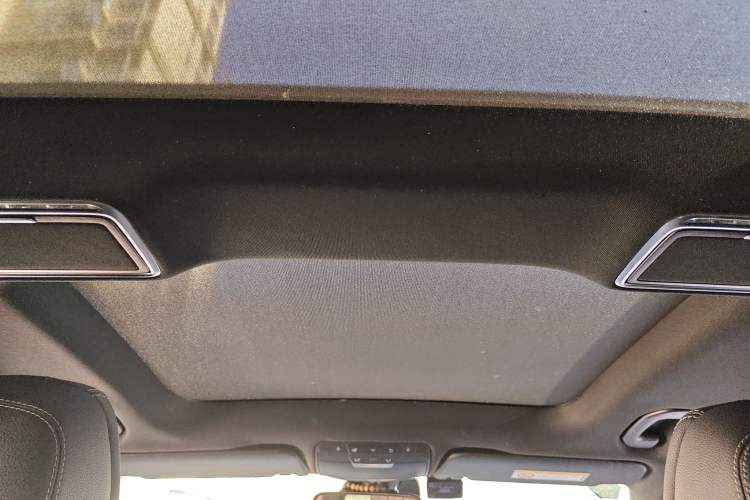 Used Mercedes-Benz GLC 2019 GLC 260 L 4MATIC Dynamic Model