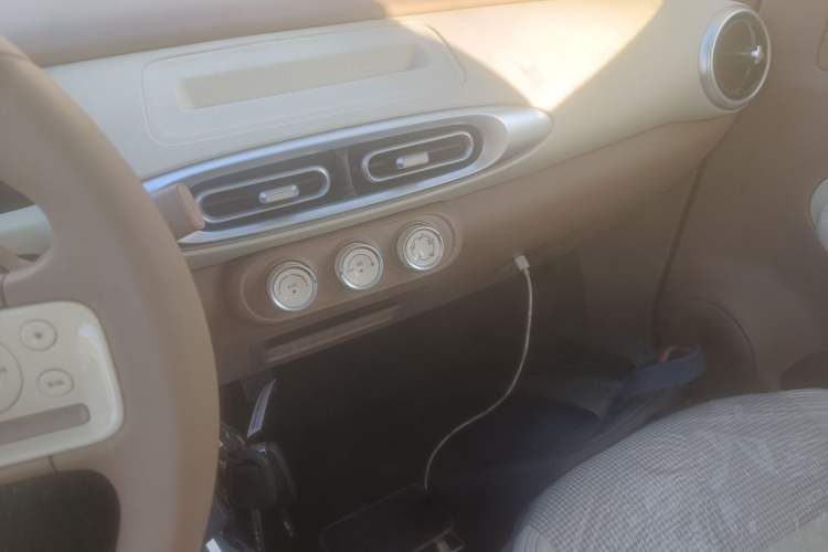 Used Wuling Hongguang MINIEV 2025 Four-Door Version Advanced Edition
