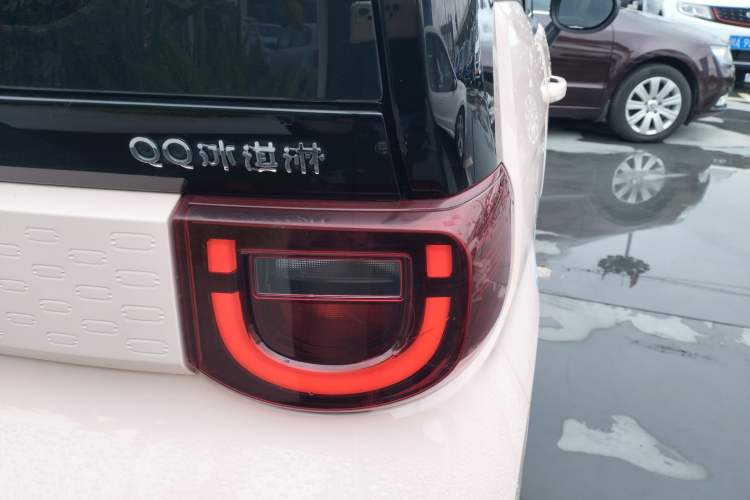 Used Chery QQ Ice Cream 2022 170km Sundae Phosphate Lithium-Ion
