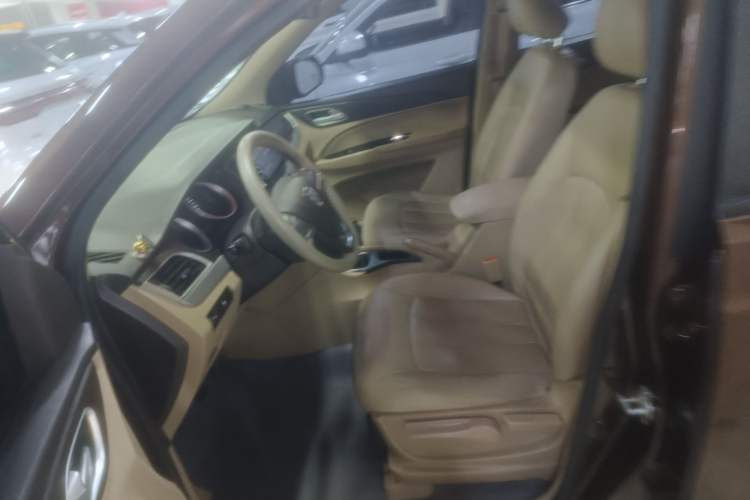 Used Baojun 730 2016 Revised 1.5L Manual Standard Version 7 Seats China V Emission Standard
