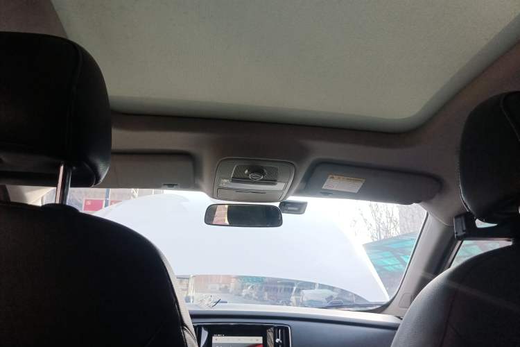 Used Roewe RX5 2018 20T Two-Wheel Drive Automatic Internet Smart Luxury Edition
