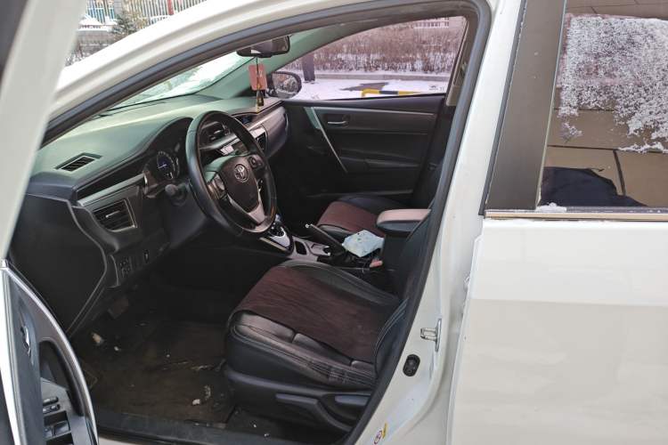 Used Toyota Corolla 2016 Dual-Engine 1.8L E-CVT Luxury Edition