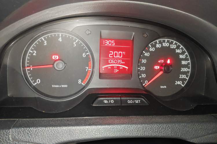 Used Volkswagen Santana 2015 1.6L Manual Fashion Edition
