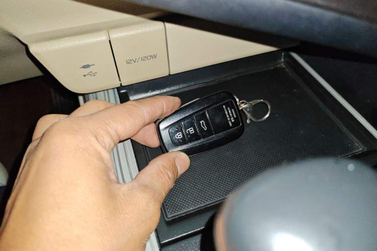 Used Toyota Camry 2018 Dual-Engine 2.5 HG Luxury Edition
