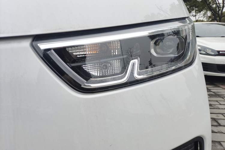 Used Wuling Yangguang 2025 Model 400km Bus Edition—Comfort Edition