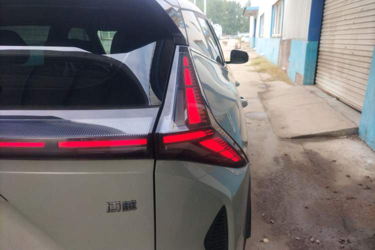 Used Geely Auto Emgrand X7 Sport 2023 Boyue COOL 1.5TD ZhiZun Edition