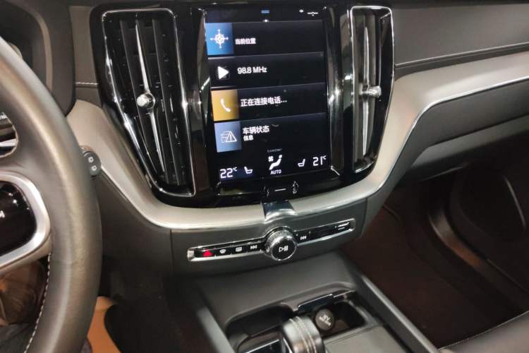 Used Volvo XC60 New Energy 2021 T8 E-Drive Hybrid Smart & Dynamic Edition