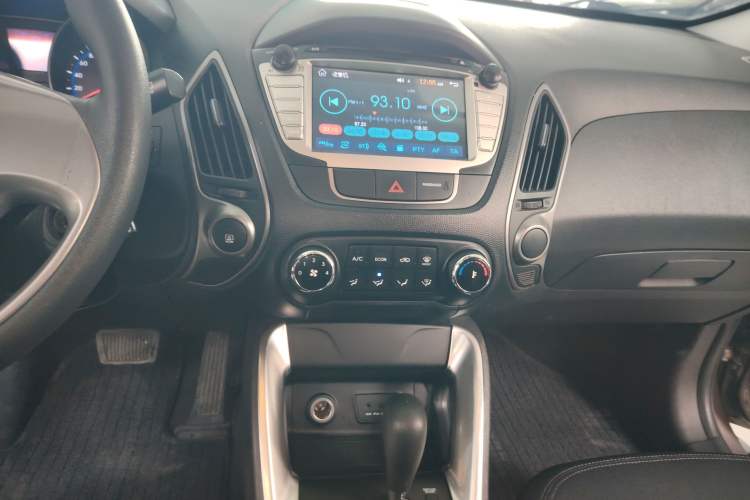 Used Hyundai ix35 2015 2.0L Automatic 2WD Comfort Edition China V Standard