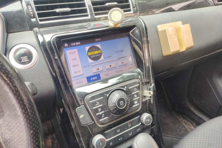 Used JMC Yusheng S330 2016 1.5L GTDi Automatic Two-Wheel Drive Comfort Edition Audio And AC Panel