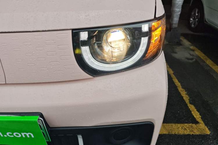 Used Chery QQ QQ Ice Cream 2022 170km Sundae Phosphate Lithium-Ion
