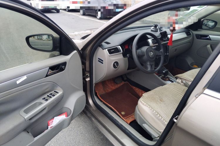 Used Volkswagen Bora 2012 1.6L Automatic Fashion Edition
