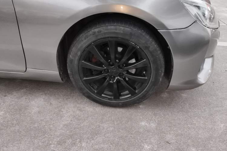 Used Toyota Reiz 2010 2.5V Fengdu Elite Edition Right Front Wheel Hub