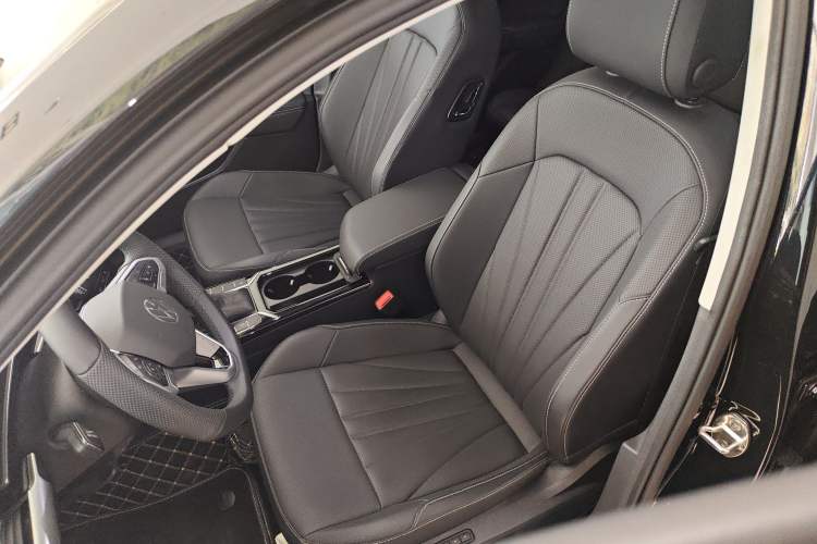 Used Volkswagen Passat 2025 Premium Version 380TSI Dragon Edition