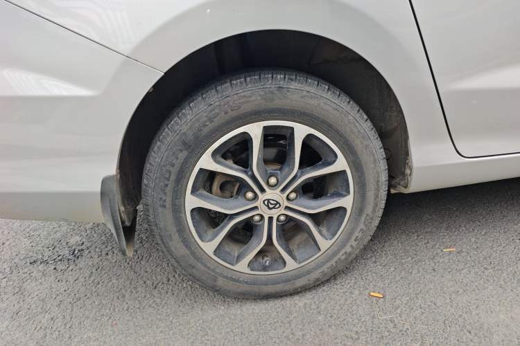 Used CHANGAN KAICHENG Oushang A600 2016 1.5L Manual Luxury 7-Seater Right Rear Wheel Hub