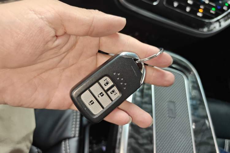 Used Honda Elysion 2019 2.0L Hybrid Comfort Edition