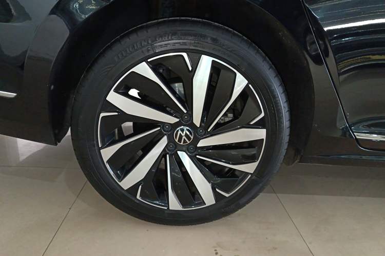 Used Volkswagen Passat 2023 330TSI Luxury Edition
