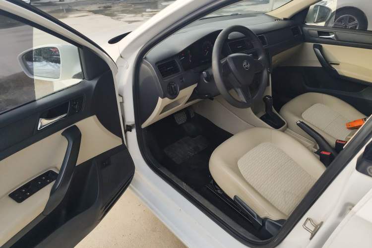 Used Skoda Rapid 2015 1.6L Automatic Smart Selection Model