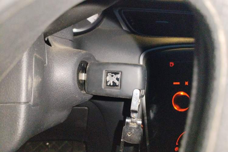 Used Peugeot 308 2012 1.6L Manual YouShang Edition
