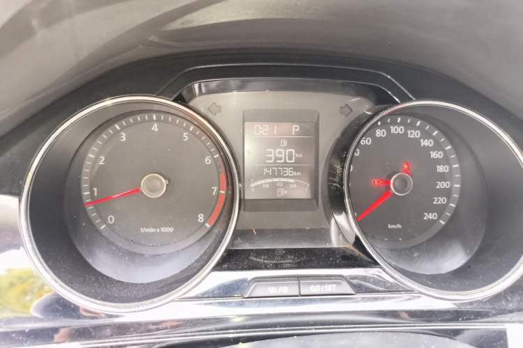 Used Volkswagen Bora 2013 1.4T Automatic Comfort Model Instrument Cluster