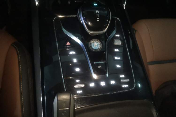 Used BYD Tang New Energy 2021 DM 2.0T Four-Wheel Drive Performance Edition Prestige Model
