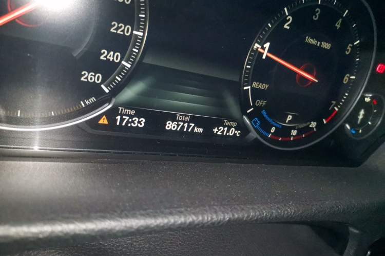 Used BMW 3 Series GT 2020 320i M Sport Package Odometer Close Up