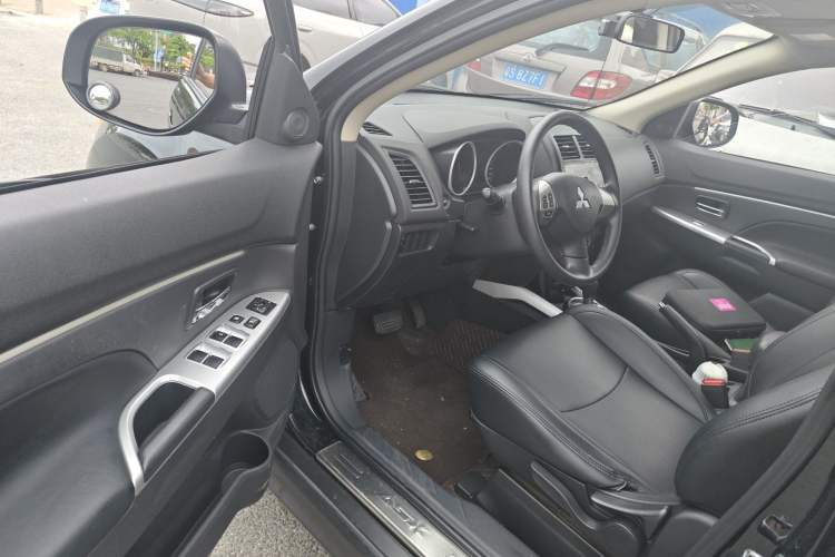 Used Mitsubishi ASX 2016 2.0L CVT Two-Wheel Drive Excellence Edition
